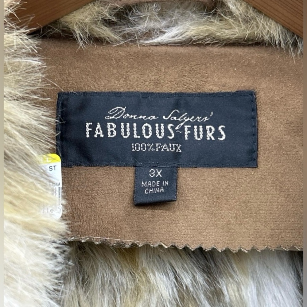 Donna Salyers' Fabulous-Furs Faux Fur Cape Coat - Size 3X - Picture 4 of 5